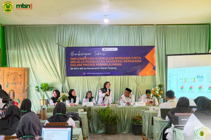 Dari Hati untuk Generasi : Kelompok Kerja Madrasah (KKM) Nipah Panjang Sosialisasikan Kurikulum Berbasis Cinta